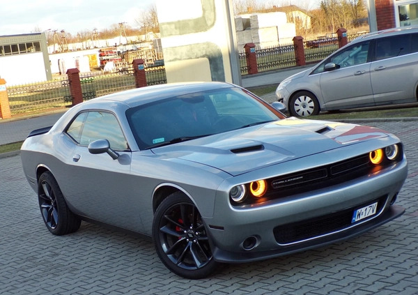 Dodge Challenger cena 92000 przebieg: 151000, rok produkcji 2016 z Gostynin małe 562